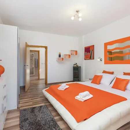 Awesome In With Kitchen Holiday home *