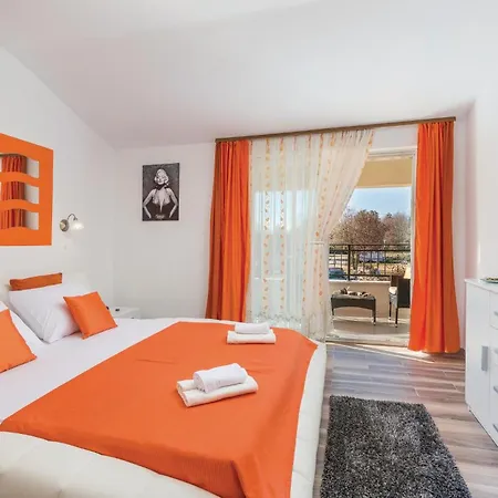 Awesome In With Kitchen Holiday home Nedescina